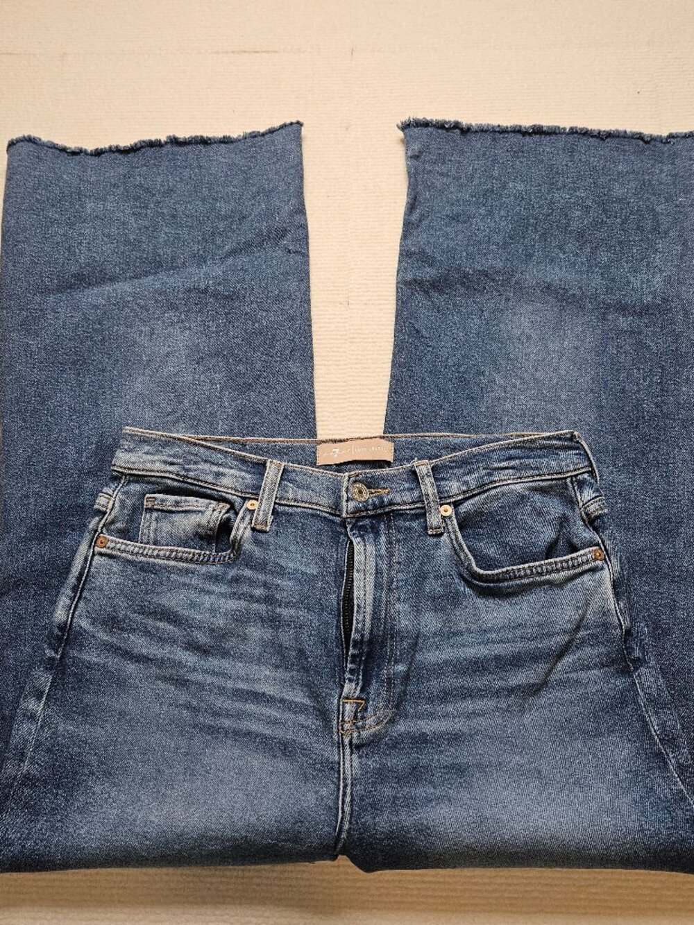 7 for All Mankind Luxe Vintage "The Ultra High Rise Cropped Jo" jeans - size 30